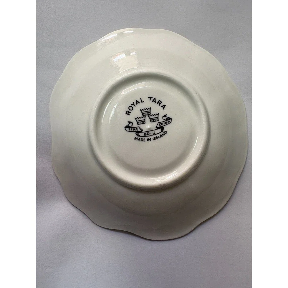 Royal Tara Trinket Dish Ireland Shamrock Shell Shape Celtic Irish China 4.4